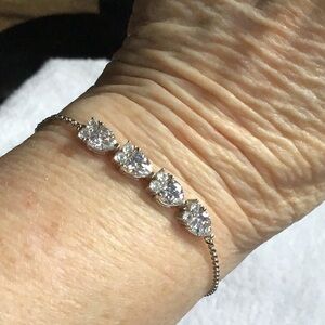 Charmed Aroma S925 silver bracelet with clear stones